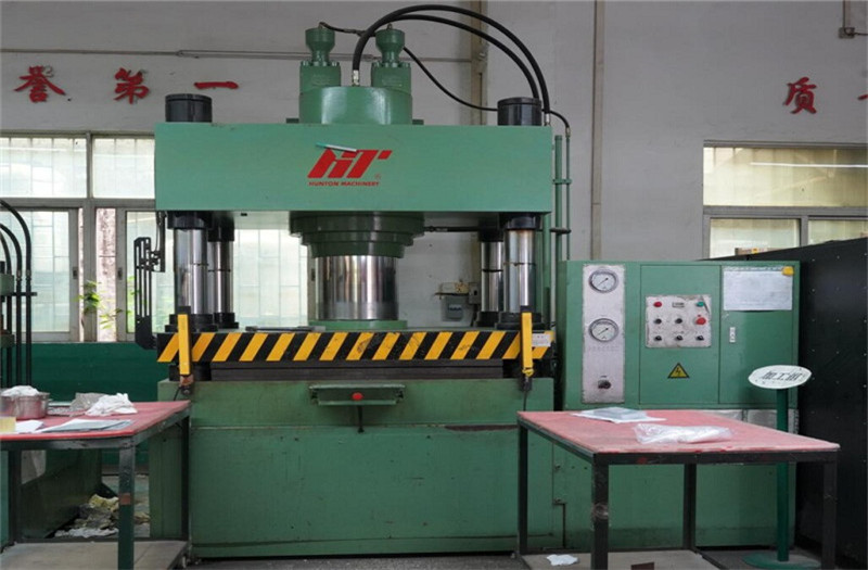 Sheet metal hydraulic machine